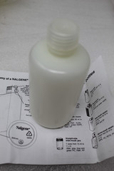 New THERMO SCIENTIFIC NALGENE NARROW MOUTH BOTTLE HDPE 2002-0008 250 ML QTY 12