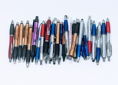30ct Lot Retractable Misprint Pens Thick Barrel Rubber Grip: MIXED COLORS/STYLES