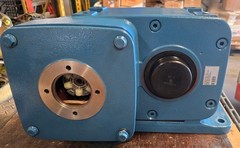 AF10 DEMAG Offset Parallel-Shaft Helical Gear Reducer L-B3-1-65-1/164 NEW OEM