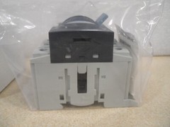Brand new in box! Socomec SIRCO M2 #22053006 3pole Load Break Switch 63A