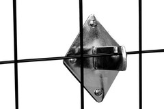 Dazzling Displays Chrome Gridwall Mount Brackets For Grid or Slatgrid Panels – B