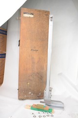 🌟 Mitutoyo 600mm Vernier Height Gage #520-150 – .02mm Graduation – Wooden Box