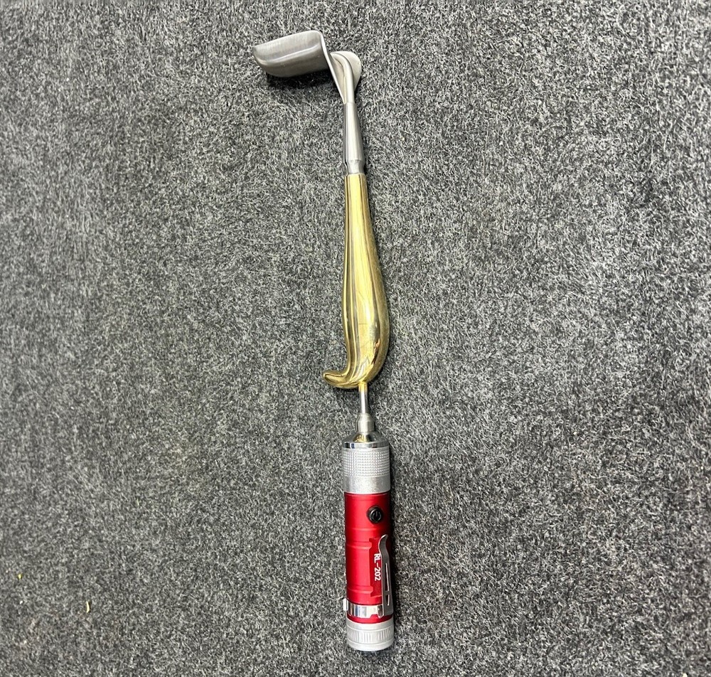 Illuminated Surgical Retractor Curved Blade Lighted Handle Red/Silver/Gold