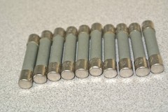 LOT of 10 / BUSS BK/ABC-2 MINIATURE CERAMIC TUBE FUSE / 250VAC / 2A NEW SURPLUS