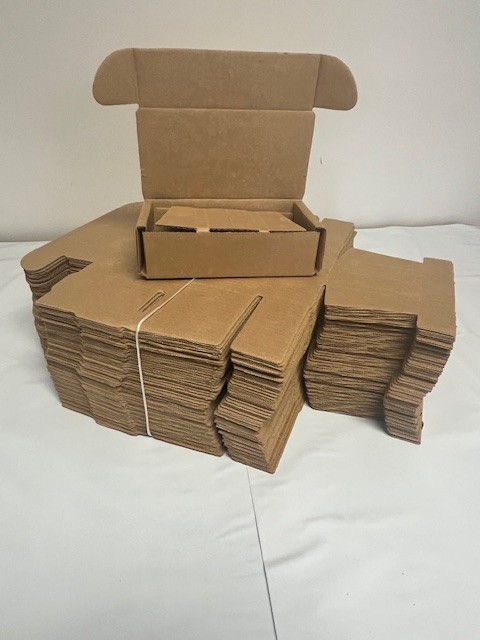 Pack of 50: 7″ x 4″ x 2″ Corrugated Boxes