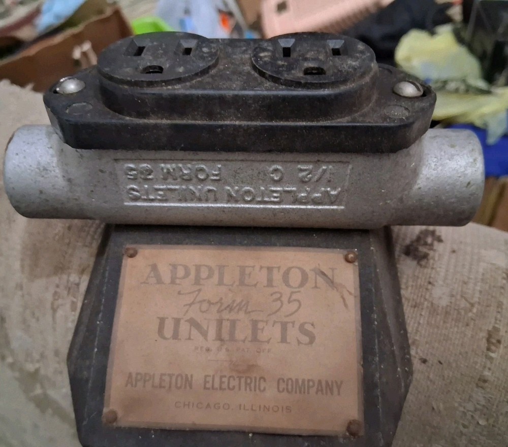 Appleton Electric Unilet Plug In System With Form 35