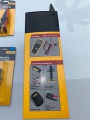 FLUKE 179 TRUE RMS MULTIMETER TL238 w attachments
