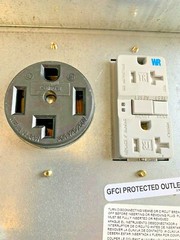 EATON CHU3N9NS Temp Power Outlet Panel Surface/Ped Mount – 20A GFCI & 14-30 NEW