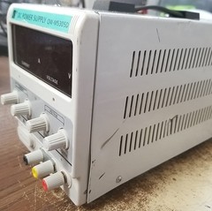 DC Voltage Regulator Power Supply QW-MS305D Output 0-30V 0-5A 100-120V AC