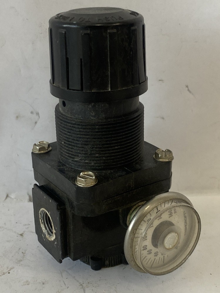 ARROW PNEUMATICS R352-S7 125 REGULATOR With Gauge