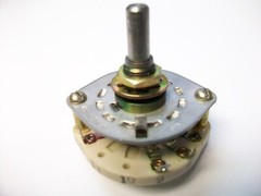 OAK 3 POSITION 2 POLE ROTARY SWITCH. P/N 5-15544-562 NSN 5930-00-542-3901