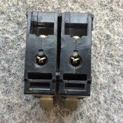 Siemens B220 Circuit Breaker 20A 2Pole 120/240VAC 10KAIC Bolt On Panel Mount