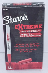 Box of 12 Sharpie eXtreme FADE RESISTANT Permanent Markers Fine Tip RED #1927433