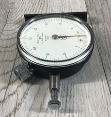 Dorsey Gage Co. Model #2 BA 12-05 Dial Indicator 1 Div = .0005″