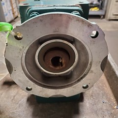 NEW DODGE TIGEAR 30:1 RATIO GEAR REDUCER 4.15 HP 3682 TORQUE C-FACE 7/8″ DIA