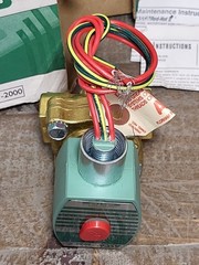 ASCO RED HAT SOLENOID VALVE 2 Way NC 3/8″ NPT 120/60 110/50 8220G001 NOS