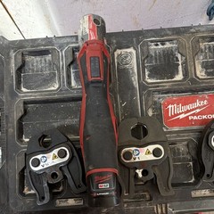 Milwaukee FORCE LOGIC 2473-20 M12 Press Tool for Copper w/ 1/2 3/4 1in Jaws