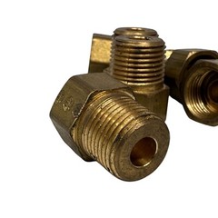 Lot of 8 Aeroquip 202X6X6 Brass 3/8″ Inverted Flare Male Fittings NOS