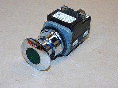 SIEMENS 52PA3G3U 120V AC Series F Green Illuminated Push Button Switch