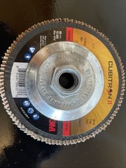 3M Cubitron II 967A Flap Disc 4-1/2″ T27 Grade 60+ 5/8-11 Hub 13300 RPM 55633