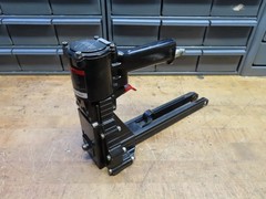 Uline TYPE “C” Pneumatic box/carton stapler uses 32mm X 3/4″ stick staples
