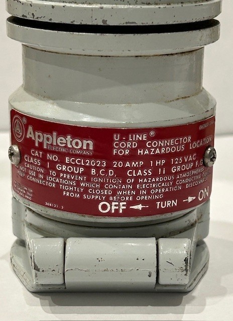 Appleton ECCL2023 20 AMP/125 VAC Cord Connector and Appleton ECP-2023 Plug