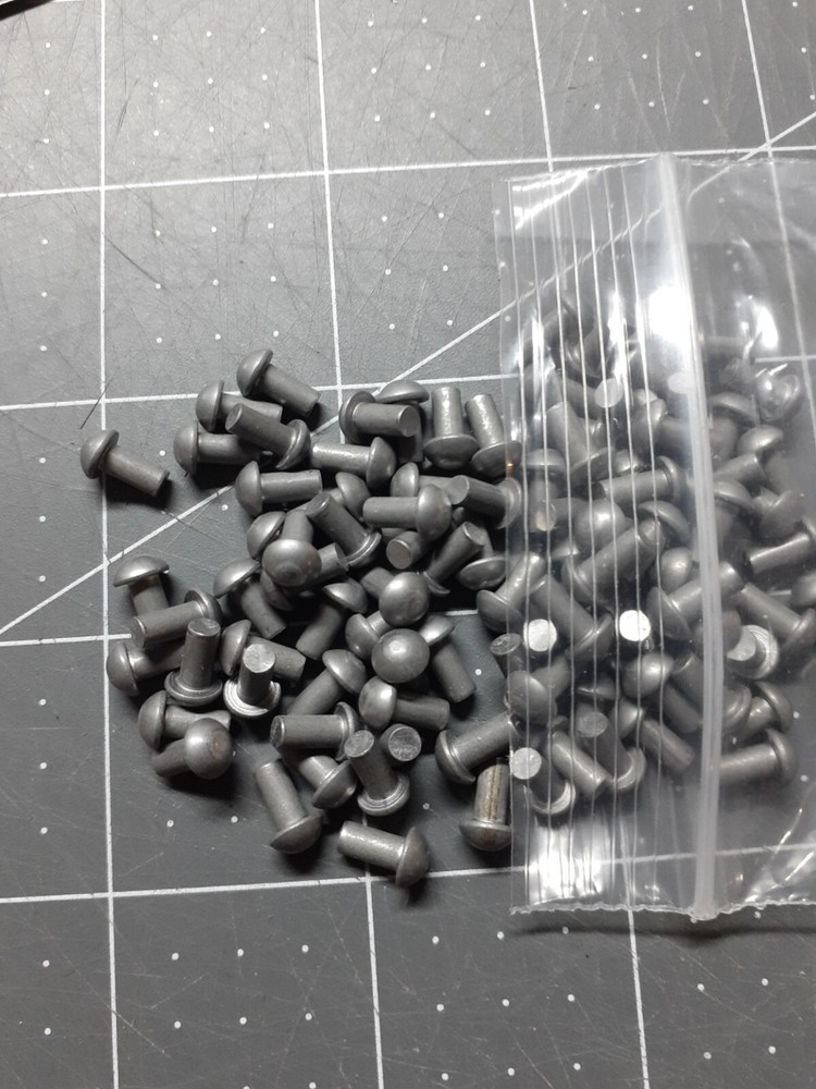 100 1/8″ x 1/4″ Solid Steel Round Head Rivets Steampunk Blacksmith armor