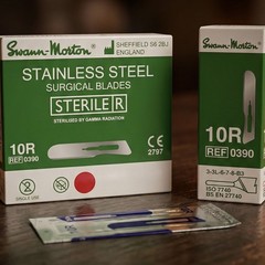Swann-Morton 10R Surgical Blades 100-pack Stainless Steel Blade 0390 Authentic