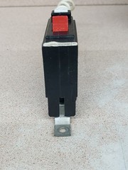 BRYANT QBGF1020 20A 1POLE 120VA BOLT ON GROUND FAULT BREAKER *Chipped