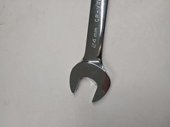 Paramount 24 mm LOCKING FLEX HEAD Ratcheting Combination Wrench Chrome