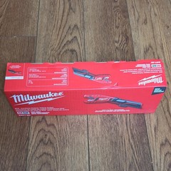 Milwaukee M12 Cordless Copper Tubing Cutter 3/8 in to 1 in 2471-20