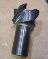 CALIFORNIA 2.250″ X 1.250″ LOC X 1.250″ SHANK .180R CARBIDE COOLANT END MILL