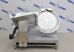 Avantco SL512 12″ Semi-Automatic Gravity Feed Meat Slicer 1/2 hp
