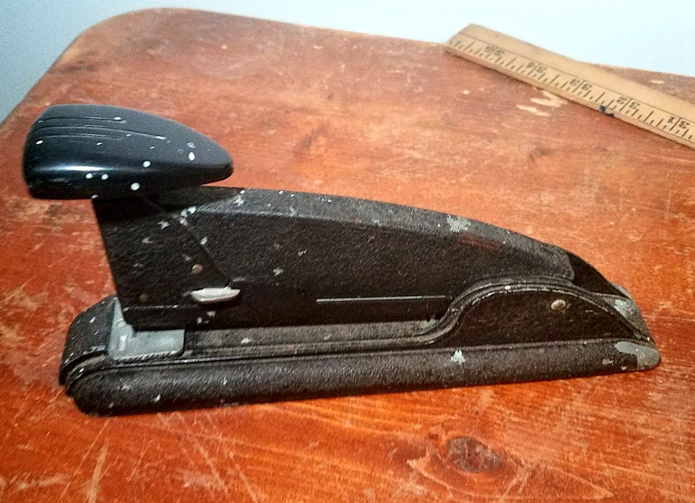 VINTAGE SWINGLINE SPEED PRODUCTS STAPLER Black Textured Finish Working