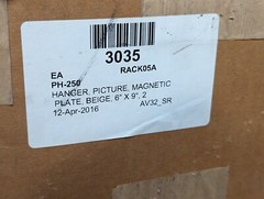 Magna Visual PH-250 magnetic picture hanger, beige, 6″x9″, capacity 250 lbs
