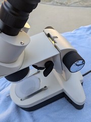 Edmund Scientific microscope 31192-00 Dual eyepiece Perfect condition electronic