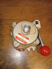 NOS schrader valve tool 3270A , 1/4 In Four Point Value Switch with box