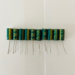 3300uF 10V Electrolytic Capacitors 10V 3300uF Volume 10 x 20 mm Choose Quantity