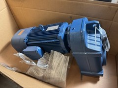 NEW SEW Eurodrive Gear Motor FA77/G DRN132S4 BE11HF RI 7.5 HP 1800 RPM Series 7