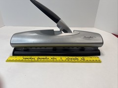 Heavy Duty Swingline 3 Hole Punch Model 74030 Cuts through 20 Sheets