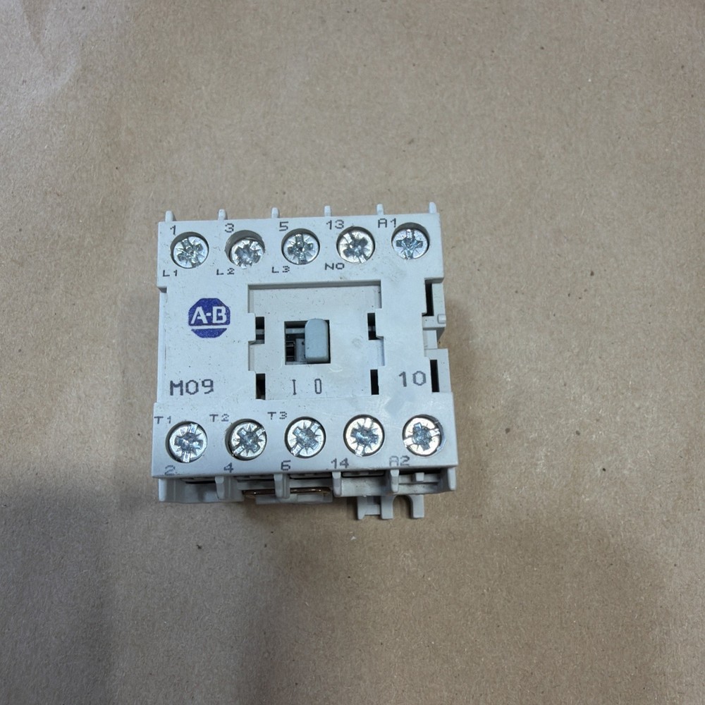 ALLEN BRADLEY 100-M09NZ*3 SER. A CONTACTOR AC-500V-20A, 600V MAX 12A