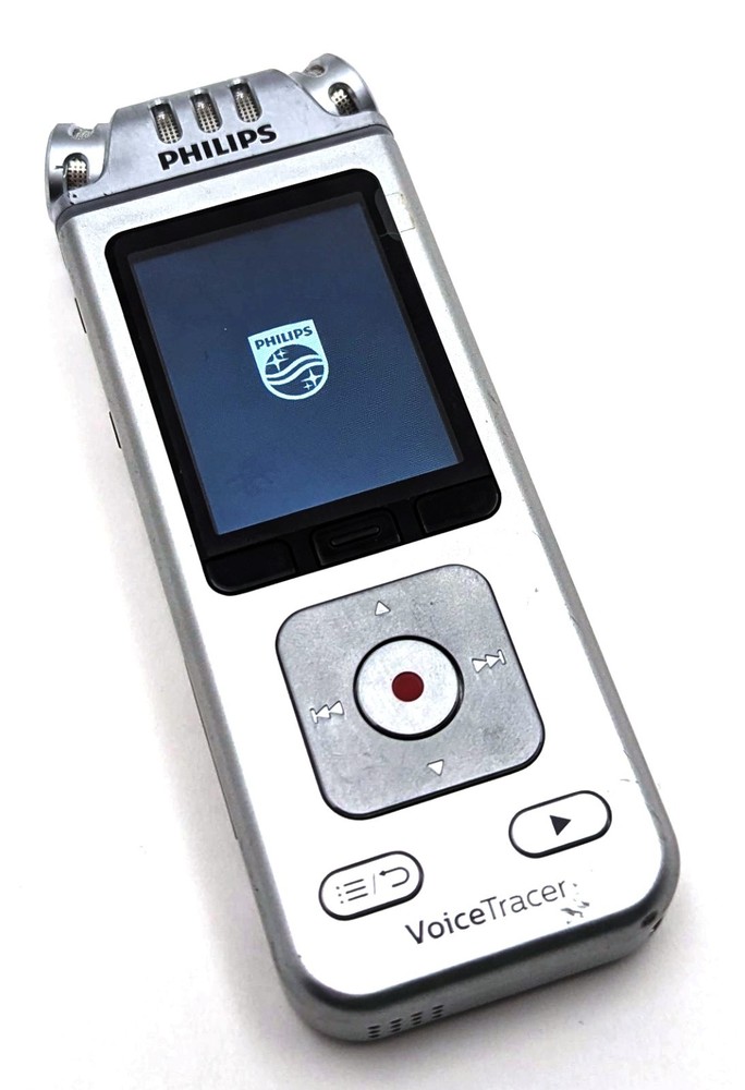 Philips VoiceTracer DVT4110 Silver 8GB Internal Memory Digital Voice Recorder