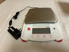 NEW OPEN BOX Ohaus Scout SPX621 Portable Precision Balance