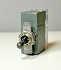 Sensata / Airpax AP7 MIL-SPEC Circuit Breaker M39019/01-250S