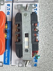 10 NEW EATON ARROW HART 15AMP 125V ISOLATED GROUND ORANGE DUPLEX RECEPTACLES LOT