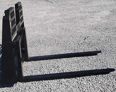 48″ Long 4,000 Pound Walk Through Pallet Forks Fits Bobcat Skid Steer Loader