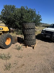 John Deere 260 Wheeled Compact Skid Steer Loader Equipment