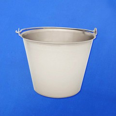 Stainless Steel Pail 9 quart Grade A quality veterinar