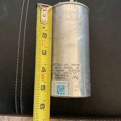 70+7.5µf x 440 VAC MULTI-PURPOSE RUN CAPACITOR, 50/60Hz ROUND TYPE .