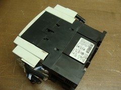 SIEMENS POWER CONTACTOR 3RT1045-3BB40 W/SURGE SUPPRESSOR SIEMENS 3RT1926-1BB00